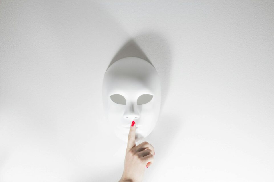 be silent gesture